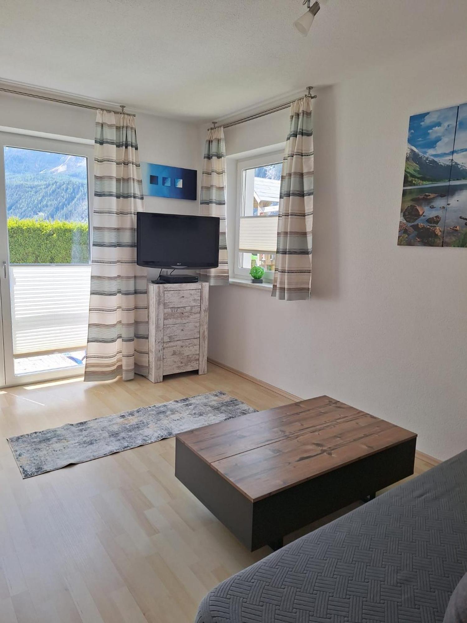 Haus Matthias Appartement Umhausen Buitenkant foto